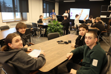 Молодогвардейцы Советского района провели квиз ко Дню российского студенчества Молодогвардейцы Советского района провели квиз ко Дню российского студенчества